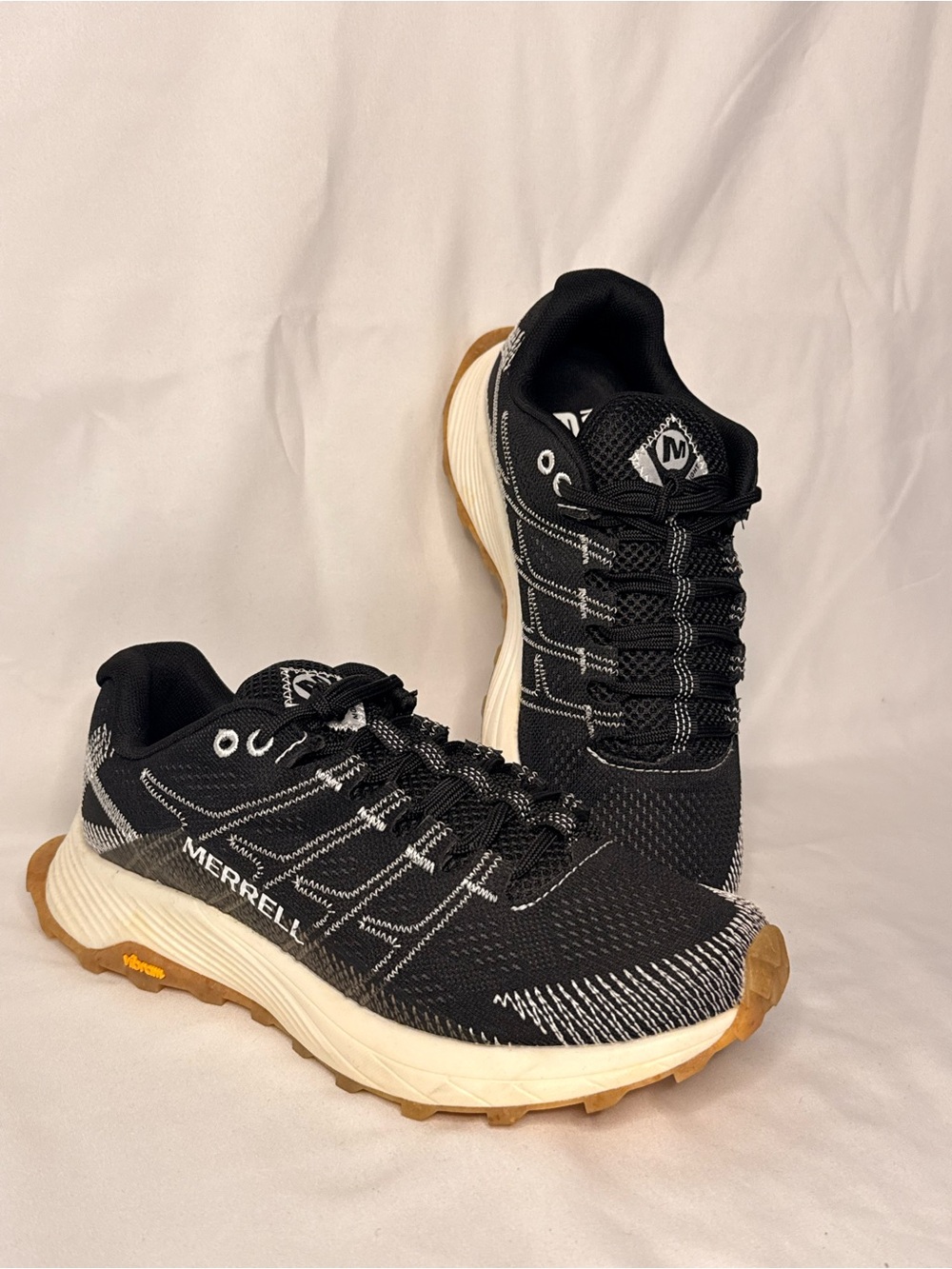 🔥 New Merrell Moab 3 Black & White Hiking Shoes with white geometric pattern